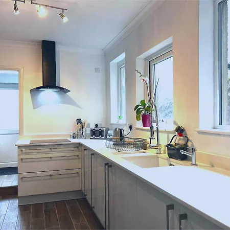 Newly Renovated 3 Bedroom House, 6 Beds With 2 Showers, Near University Town Centre Lancaster Exterior foto