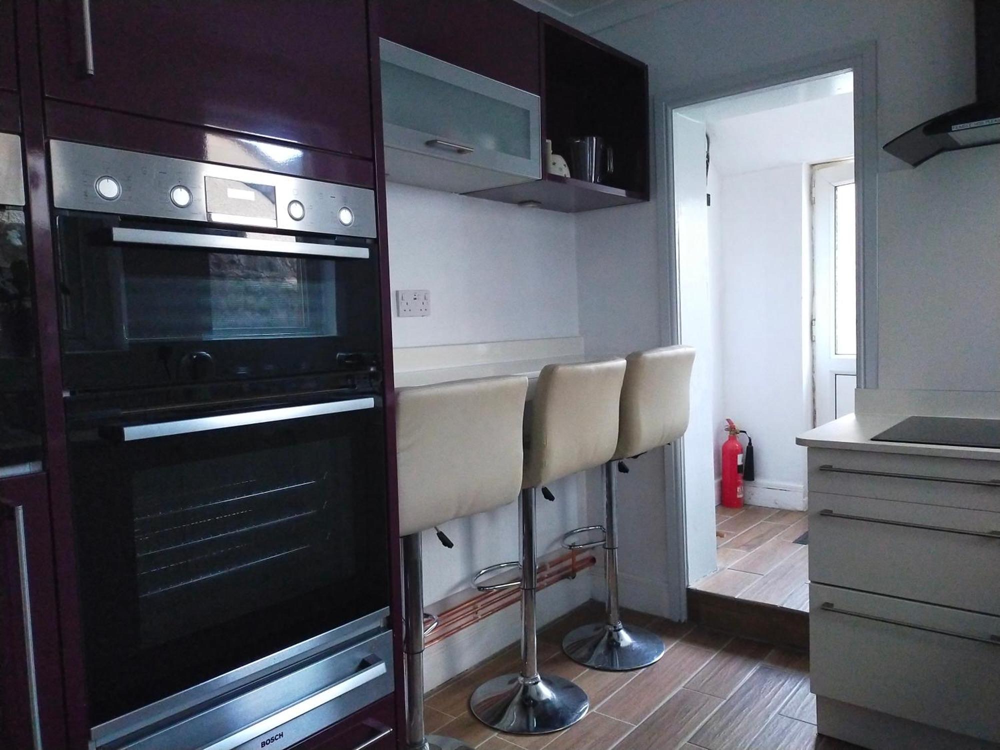 Holiday home Newly Renovated 3 Bedroom House, 6 Beds With 2 Showers, Near Town Centre Lancaster
