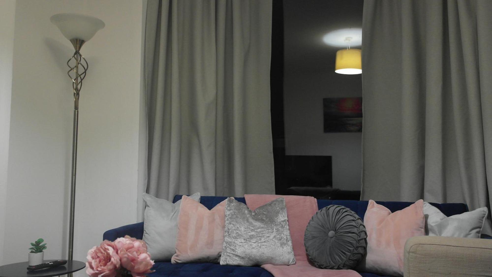 Newly Renovated 3 Bedroom House, 6 Beds With 2 Showers, Near Town Centre Сasa de vacaciones