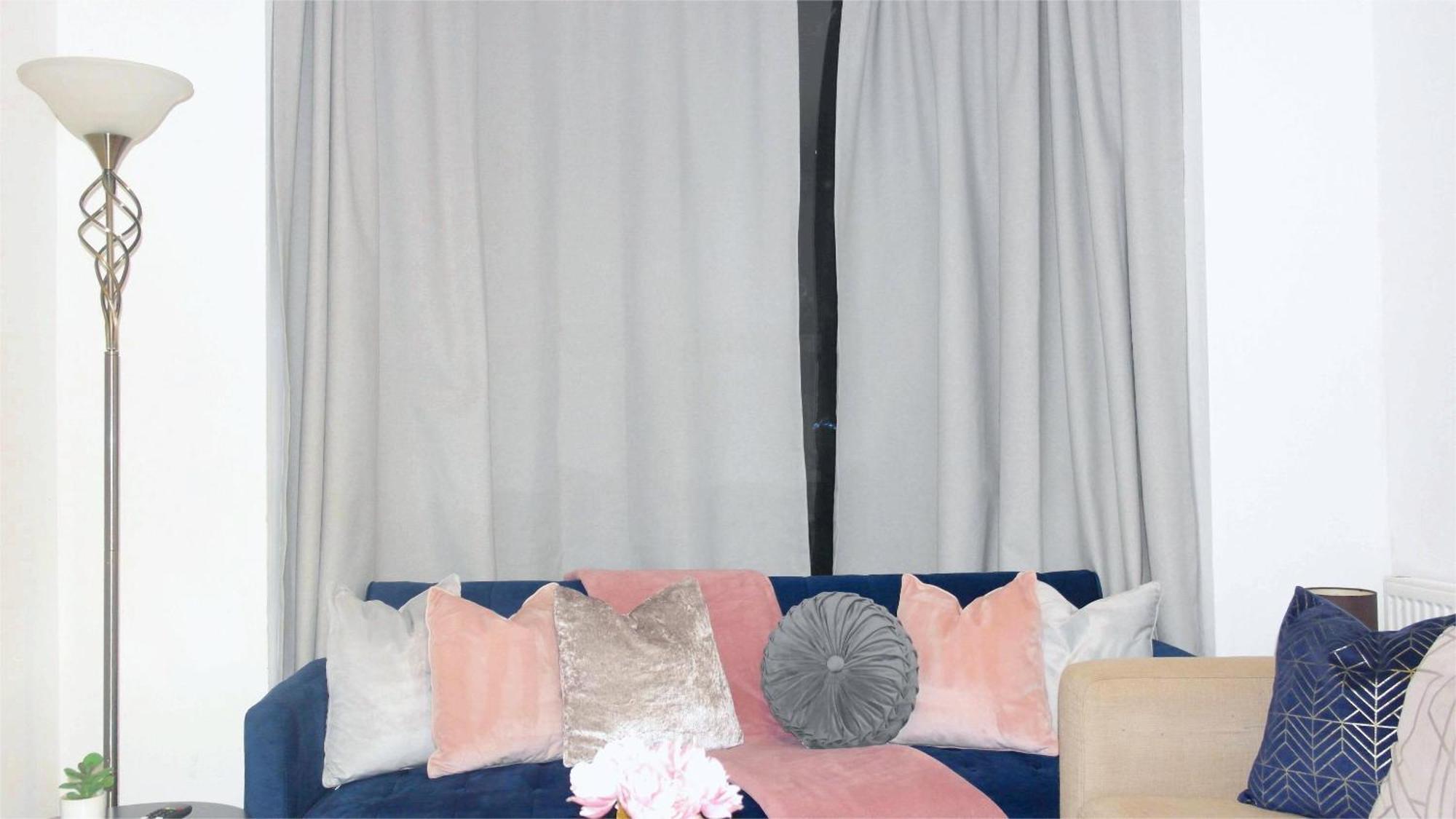 Сasa de vacaciones Newly Renovated 3 Bedroom House, 6 Beds With 2 Showers, Near Town Centre *